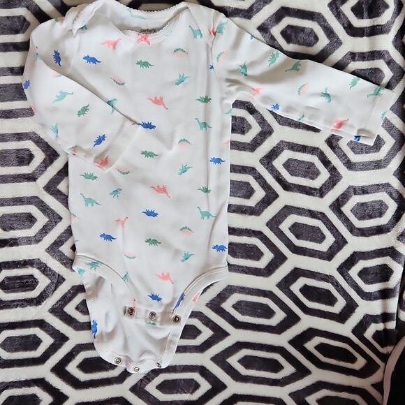 Carter's & Gerber Baby Onesies and Sleeper 6-9M. Lot of 3 - Picture 4 of 9